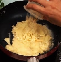 creamy garlic mashed potatoes step 10