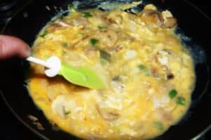 scrambled eggs with mushrooms - Recipe - Step 11