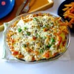 Macarona Bechamel (Cheesy Baked Bechamel Pasta)