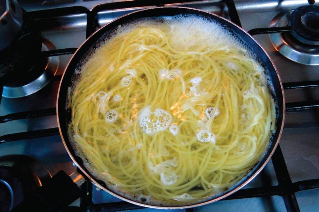 how to make spaghetti arrabiata - step 1